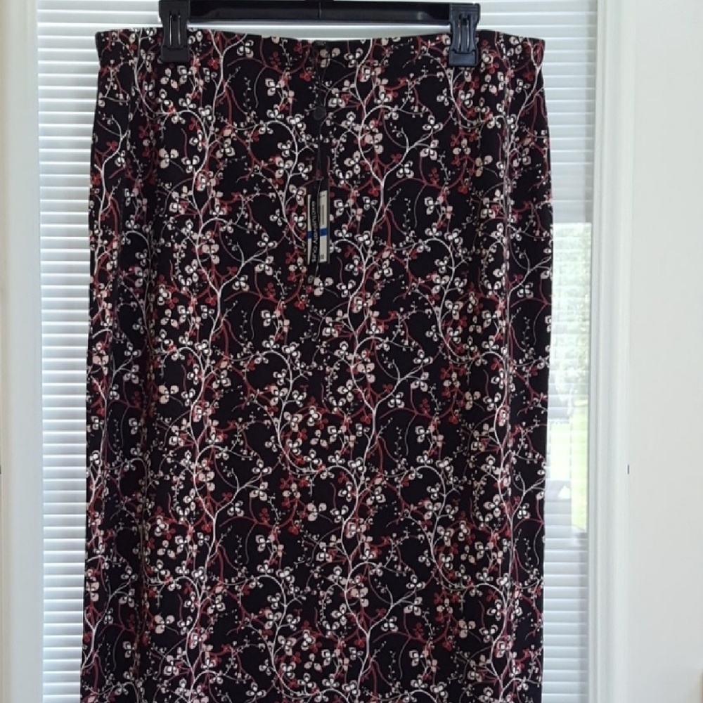 Max Studio Midi Pencil Skirt